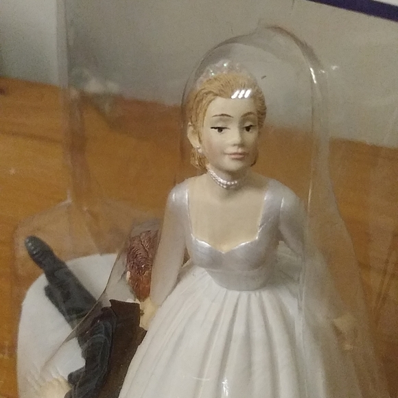 Wilton Humorous Wedding Figurine - Picture 5 of 6